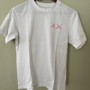 Uniqlo Limited Edition Kaws T-shirt EUC Size XS